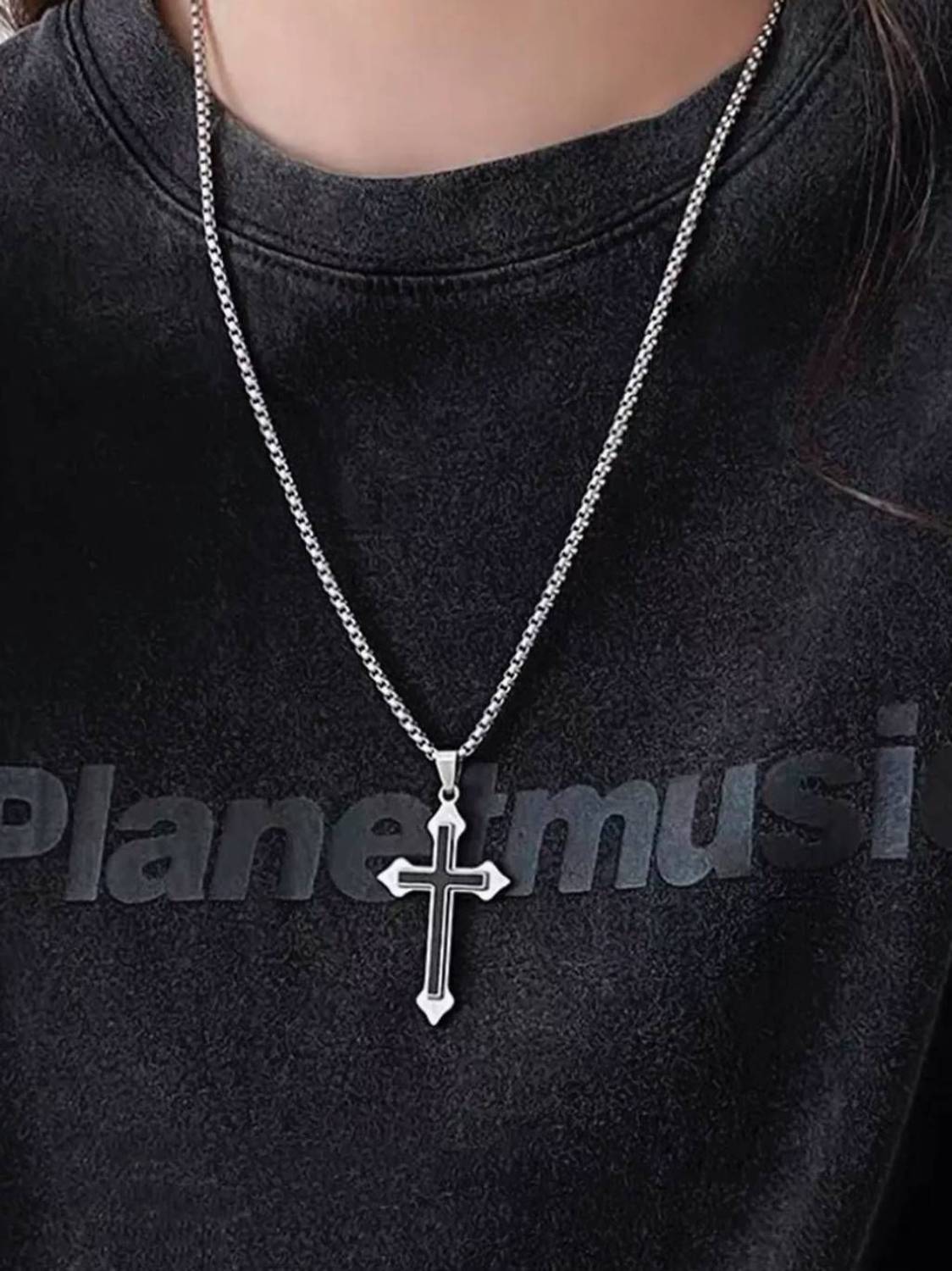 RAPPERSSHOP Jesus Cross Pendant with Box Chain - Image 4