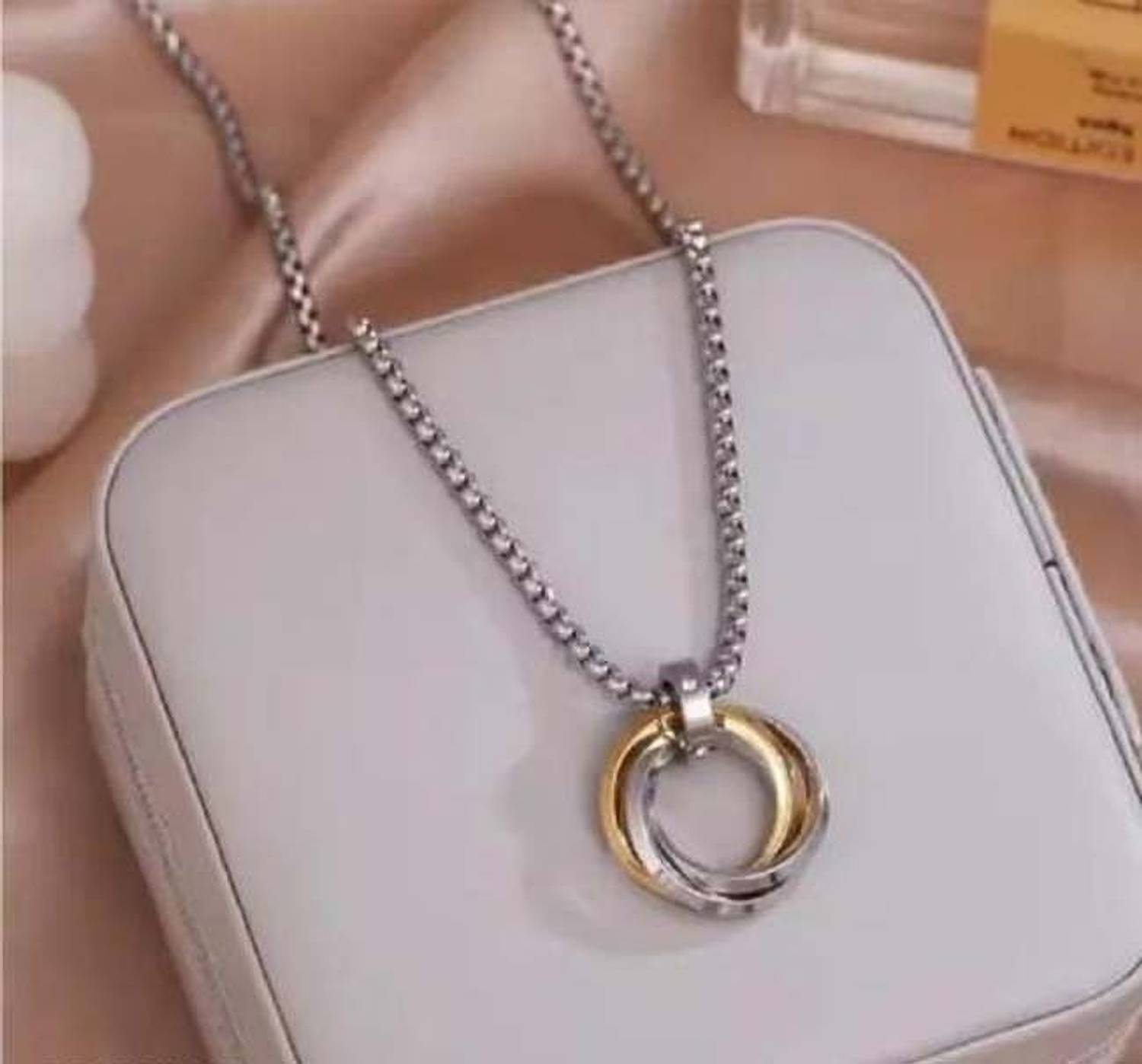 ROOTWAVE Two-Tone Interlocking Rings Pendant Necklace – Unisex