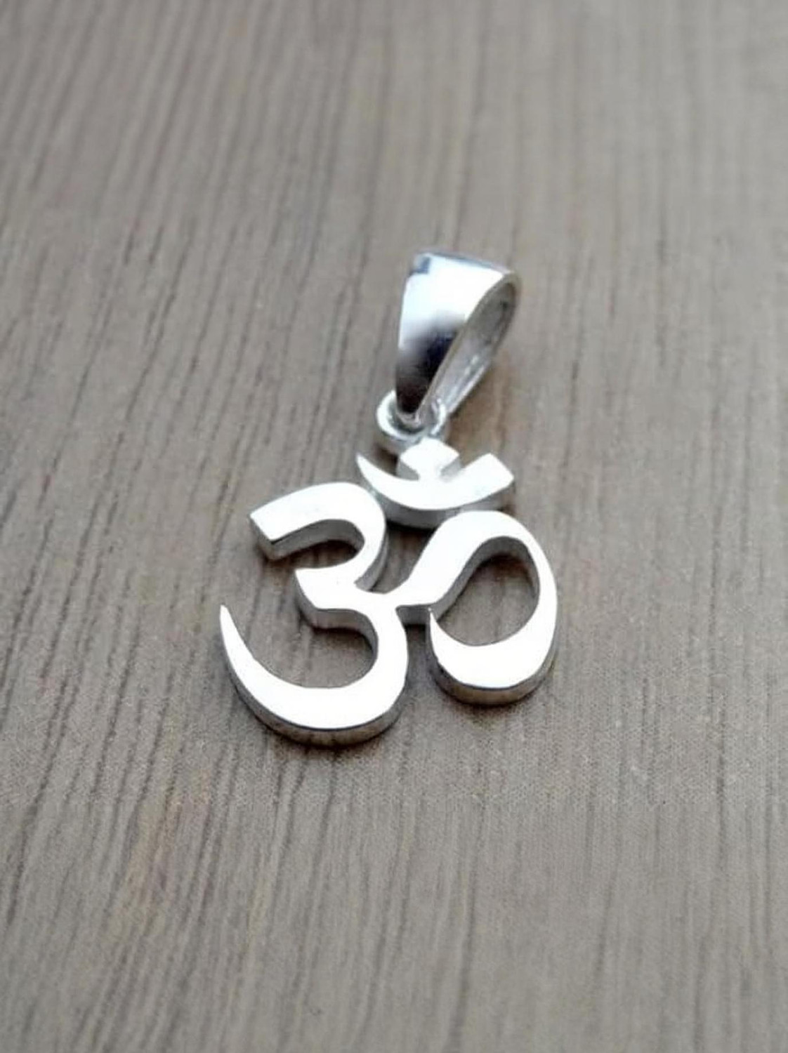 Image of KUSHMIWAL GEMS Om Pendant Locket in Pure 92.5 Sterling Silver For Unisex Adult Silver Sterling Silver Locket