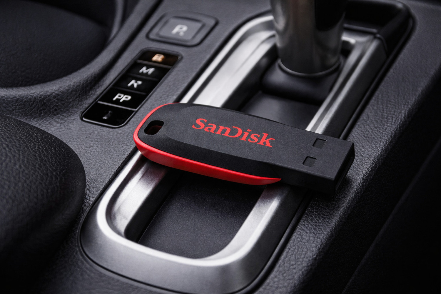 Image of SanDisk Cruze Blade SDCZ50-032G 32 GB Pen Drive Compatible with Desktop Computer, Laptop, Television, Audio Player USB 2.0 Plastic Case