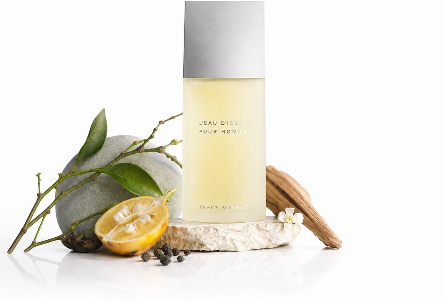 Issey Miyake L'Eau d'Issey Eau de Toilette 200 ml - Image 1