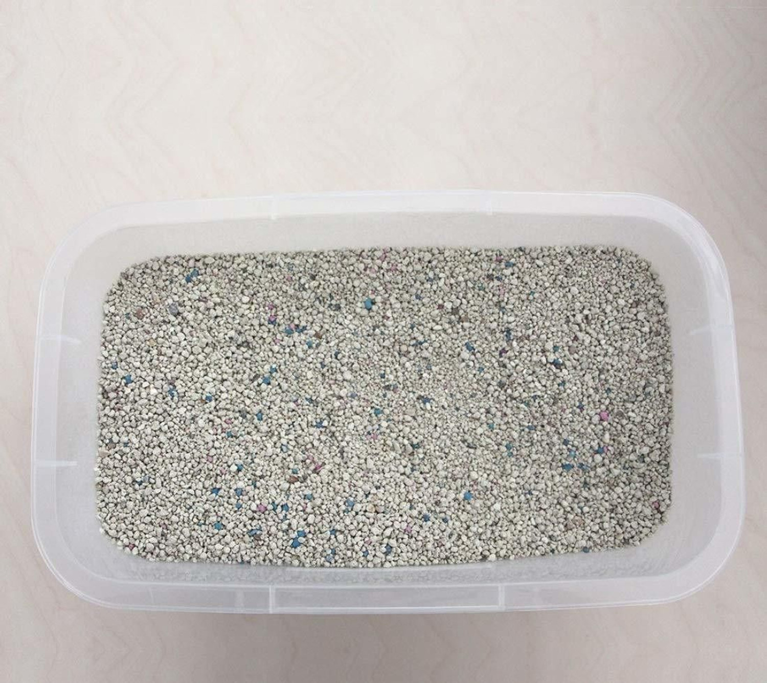 Image of Emily Pets Fresh Scented Bentonite Cat Litter (Lavender, 5 L) Pet Litter Tray Refill