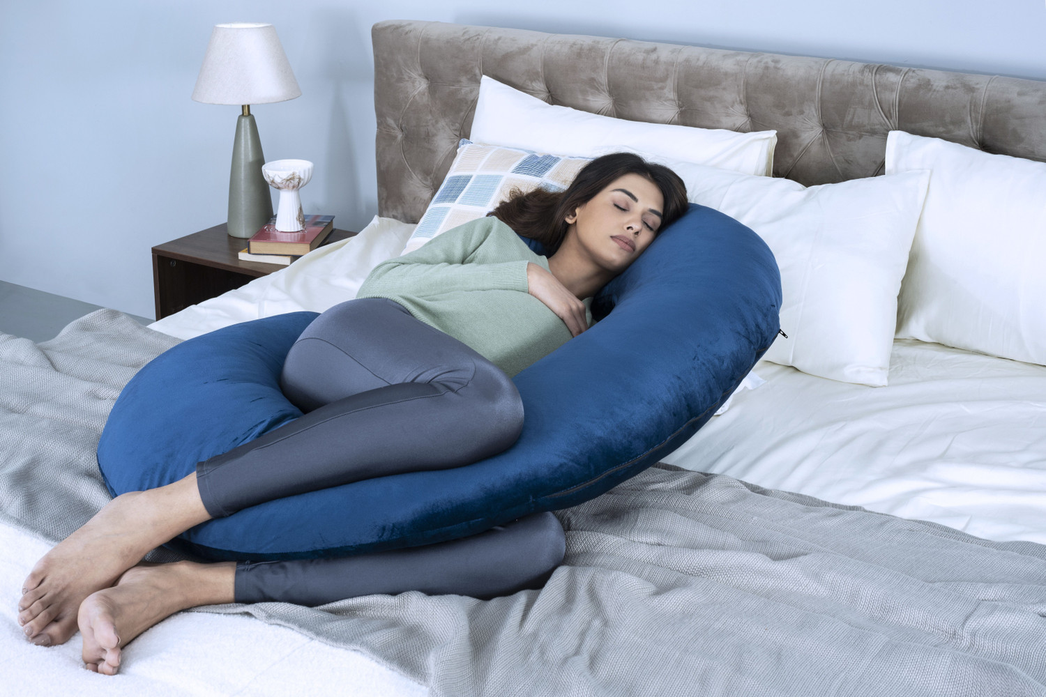 Image of Wakefit Microfibre Pregnancy Pillow Pack of 1 Solid C-Shape
