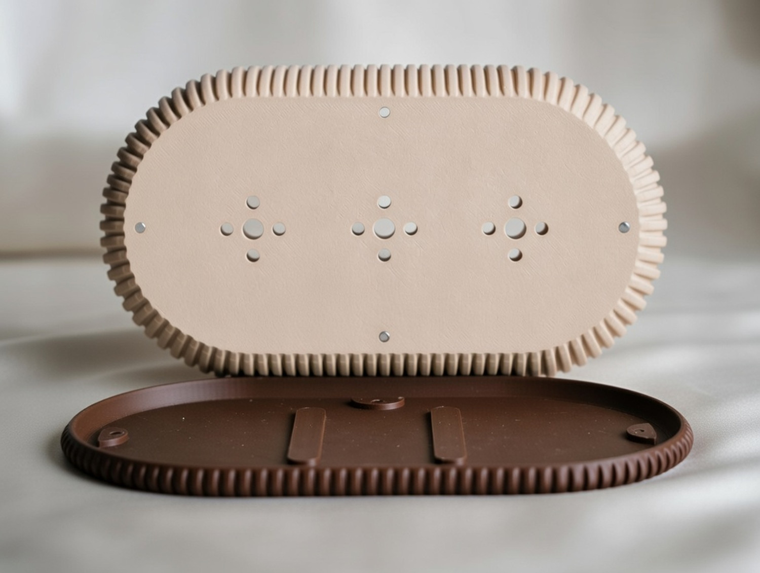 Image of AKARA Vetra Oval Indoor Planter with Drainage Tray Plant Container Set