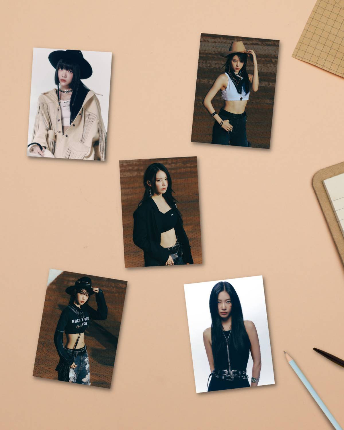 LE SSERAFIM - Unforgiven Photocards Pack Of 16 (8 x 11 cm) | Le