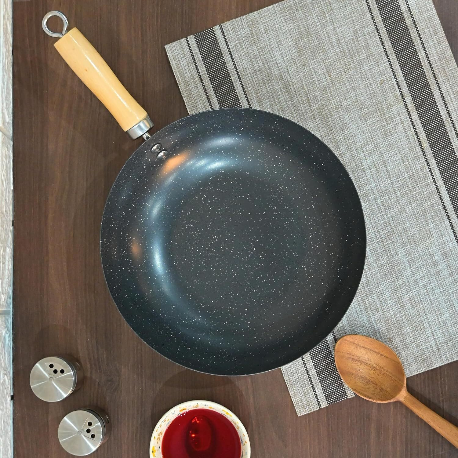 Image of Femora Iron Wok for Cooking & Deep Frying with Strong Wooden Handle Wok 27 L capacity 5 cm diameter
