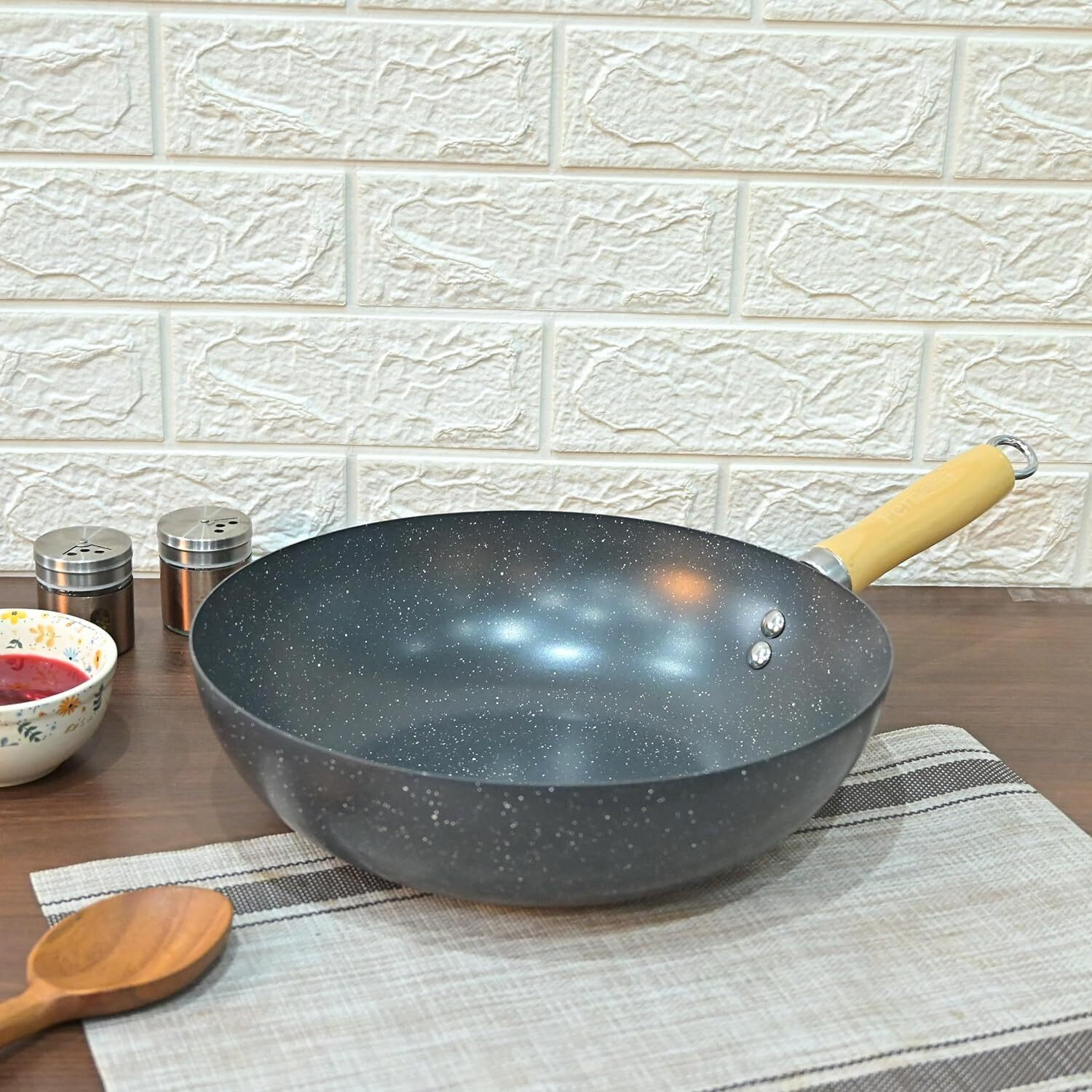 Image of Femora Iron Wok for Cooking & Deep Frying with Strong Wooden Handle Wok 27 L capacity 5 cm diameter