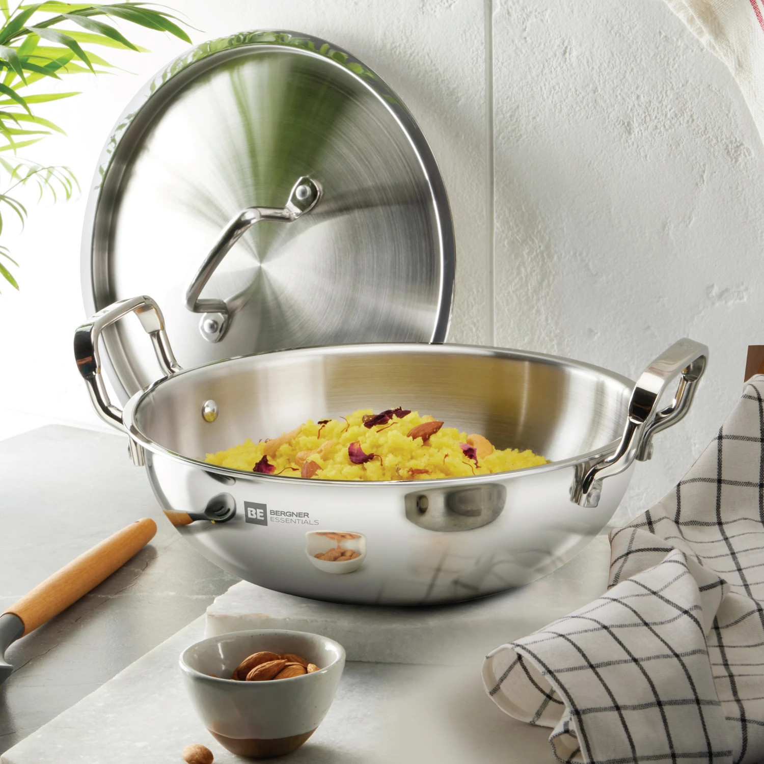 BERGNER Tripro Kadhai 24 cm diameter with Lid 2.5 L capacity