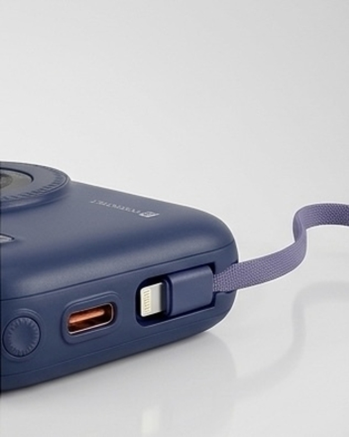 Image of Portronics 20000 mAh 22.5 W Wired & Wireless With MagSafe Ultra Compact Pocket Size Power Bank