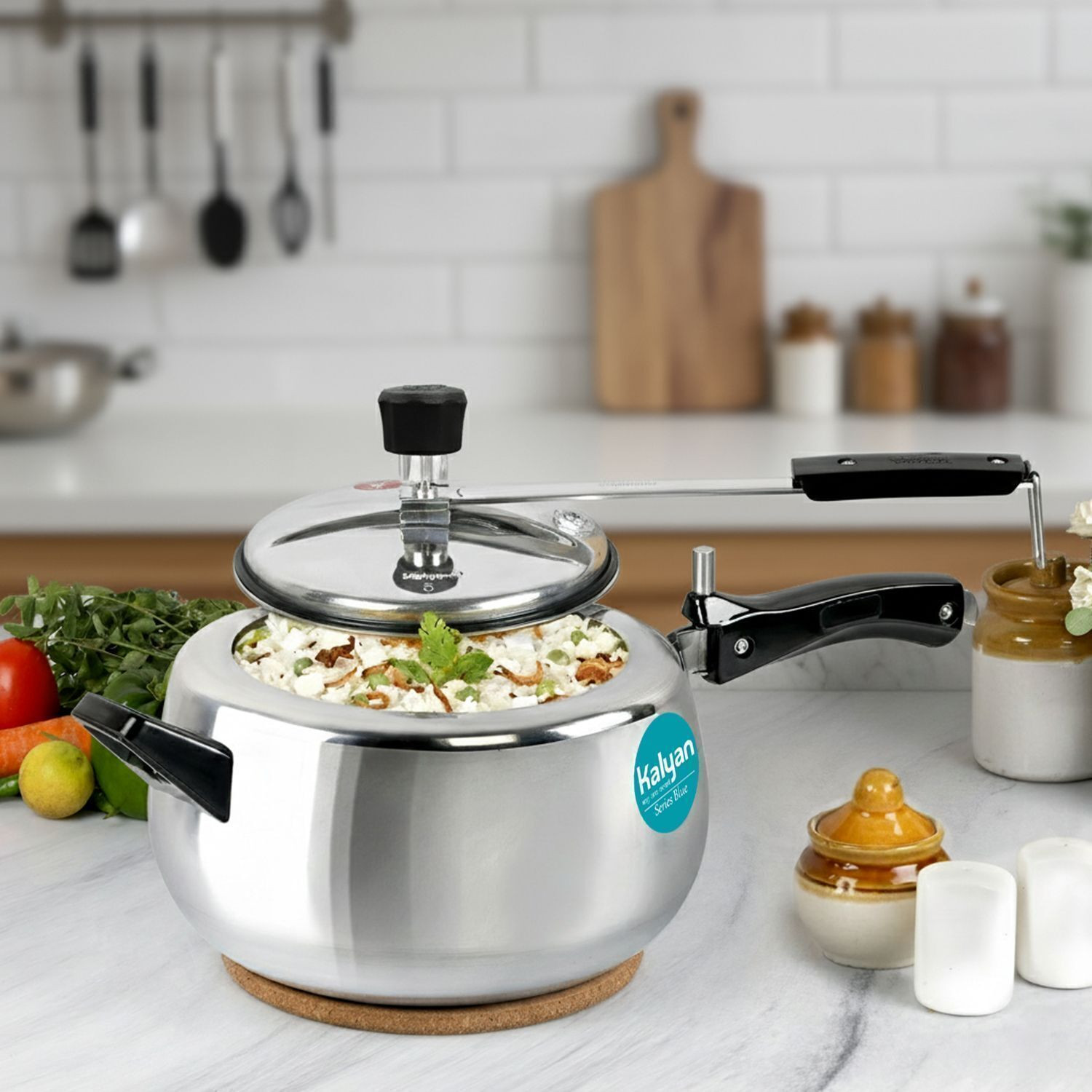 Image of Kalyan Belly 5.5 L Inner Lid Induction Bottom Pressure Cooker