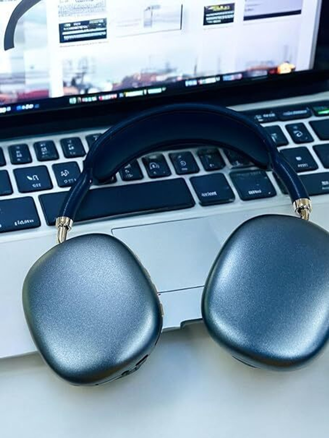 Image of hemnt P9 Wireless Bluetooth Headphones Over Ear 5.55 GHz LGA 1150 18 Core Processor Designed for Mobile, Laptop, Server, Desktop, Workstation