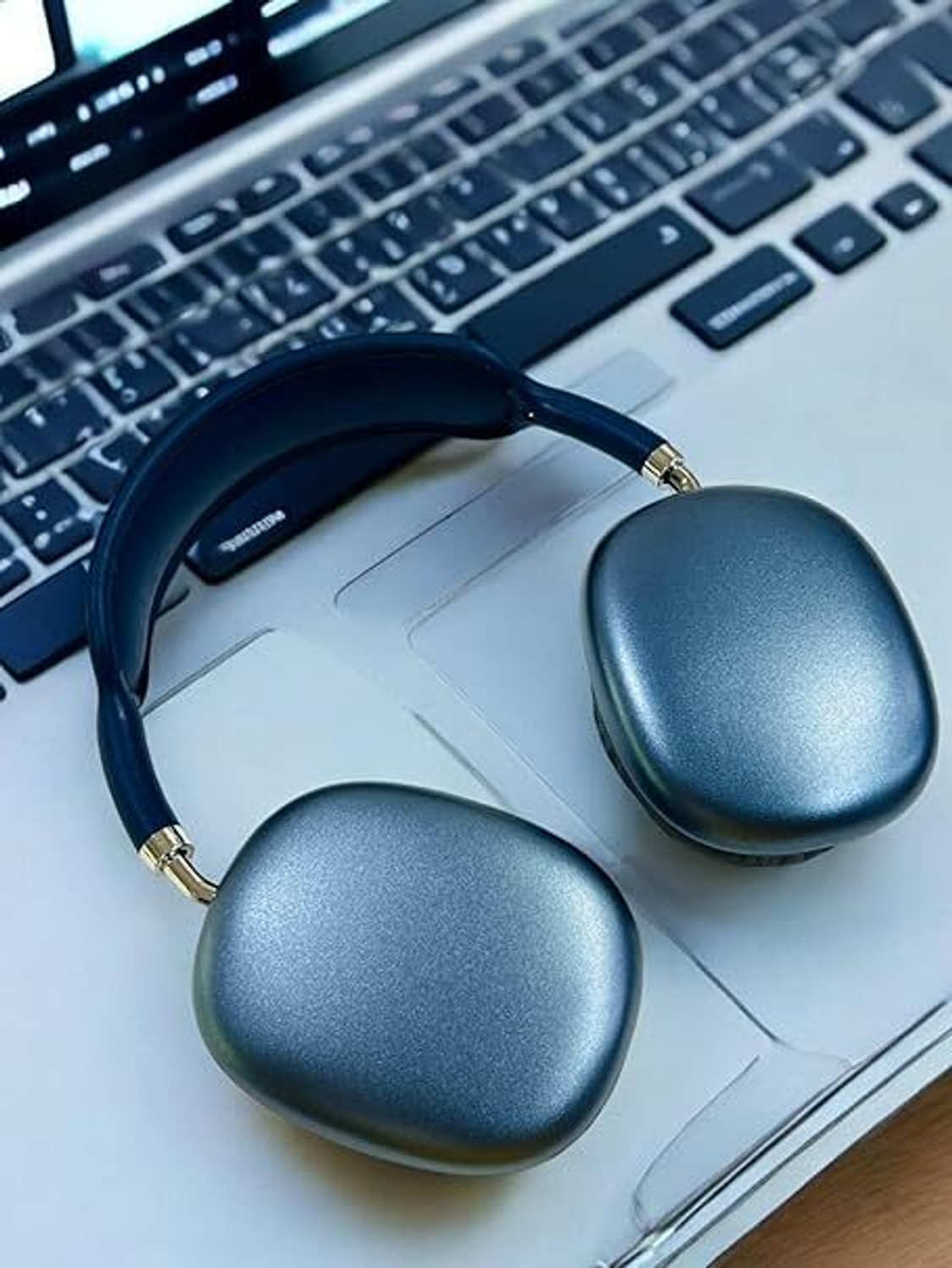 Image of hemnt P9 Wireless Bluetooth Headphones Over Ear 5.55 GHz LGA 1150 18 Core Processor Designed for Mobile, Laptop, Server, Desktop, Workstation