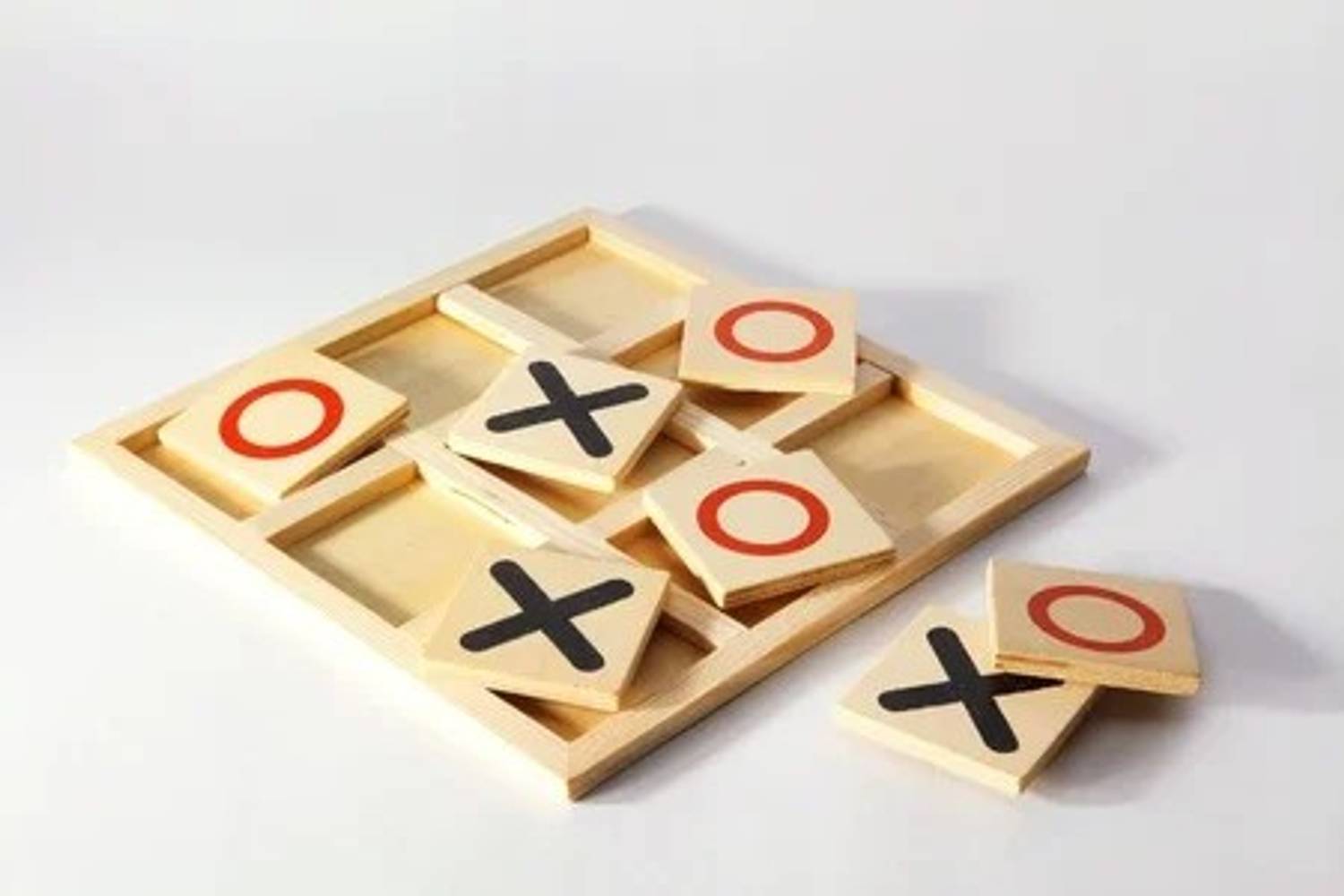 blue seed Tic Tac Toe Board Game for Kids Zero and Cross Puzzle