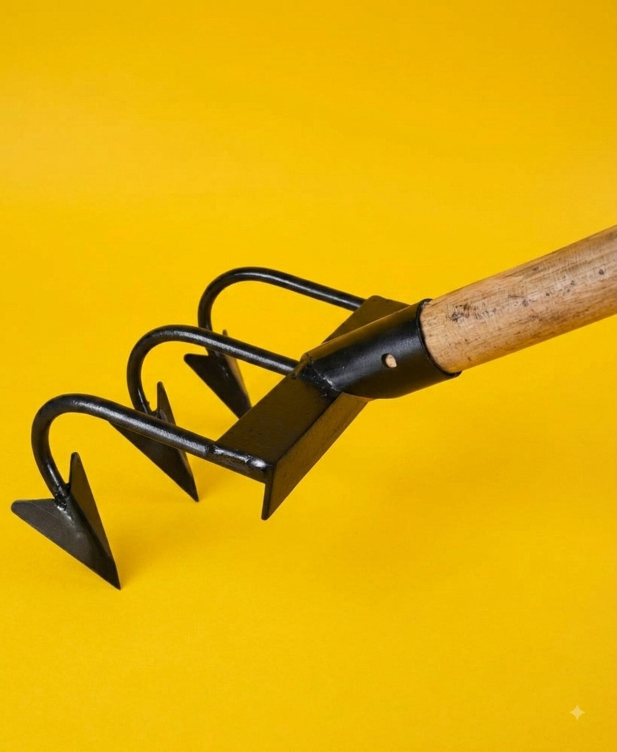 Image of SSA 6 teeth. garden rake high carbon steel blade Hand rake