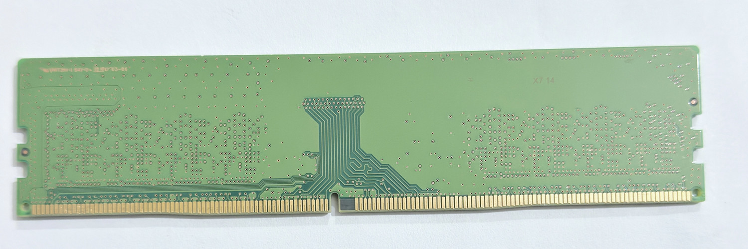 Image of Sumsang Ultra DDR4 8 GB (Single Channel) PC SDRAM (PC4-21300)