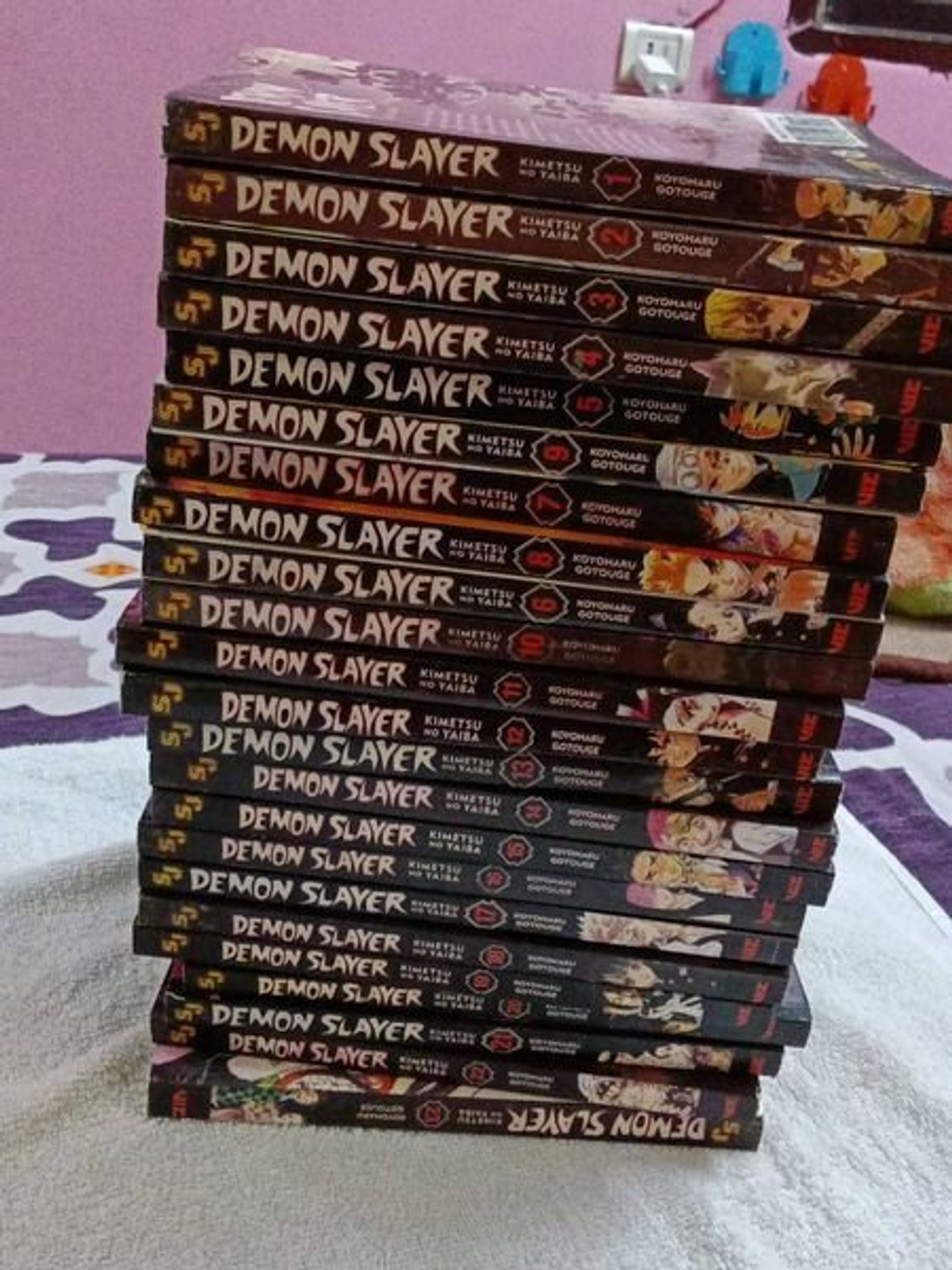 Image of Demon Slayer Kimetsu No Yaiba Manga Box Set (Volume 1-23) - Complete Books Collection (Paperback, Koyoharu Gotouge)
