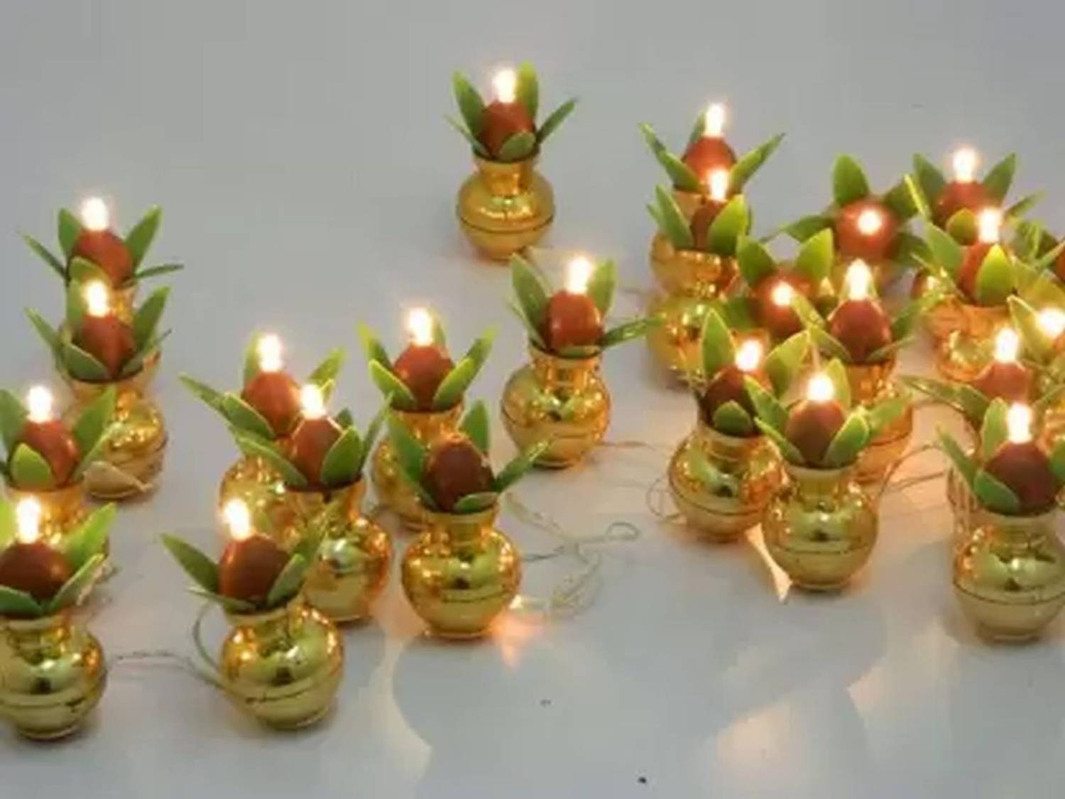 BEIGEHOMES 25 LEDs 2.5 m Gold Steady String Rice Lights