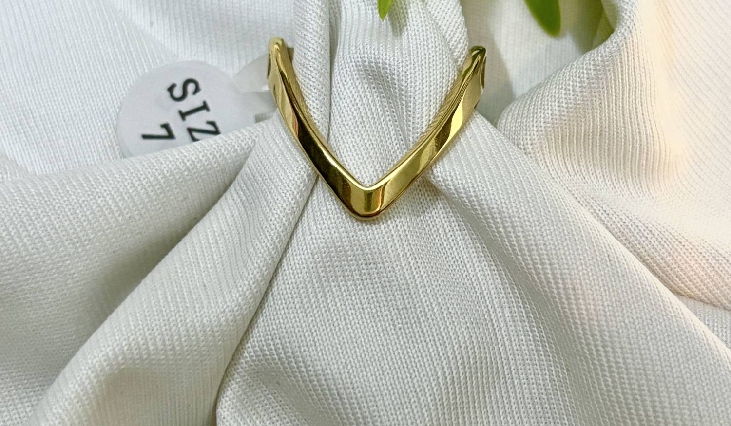 kiyu ziyu KIYU ZIYU Elegant V Ring Stainless Steel Gold Plated