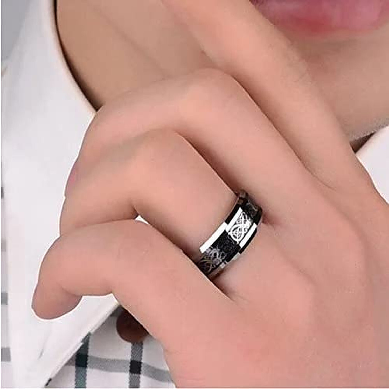 Image of Lila Valentine gift Dragon Black Blue Gold Silver Red Finger Ring - Thumb Ring Alloy Titanium Plated Ring