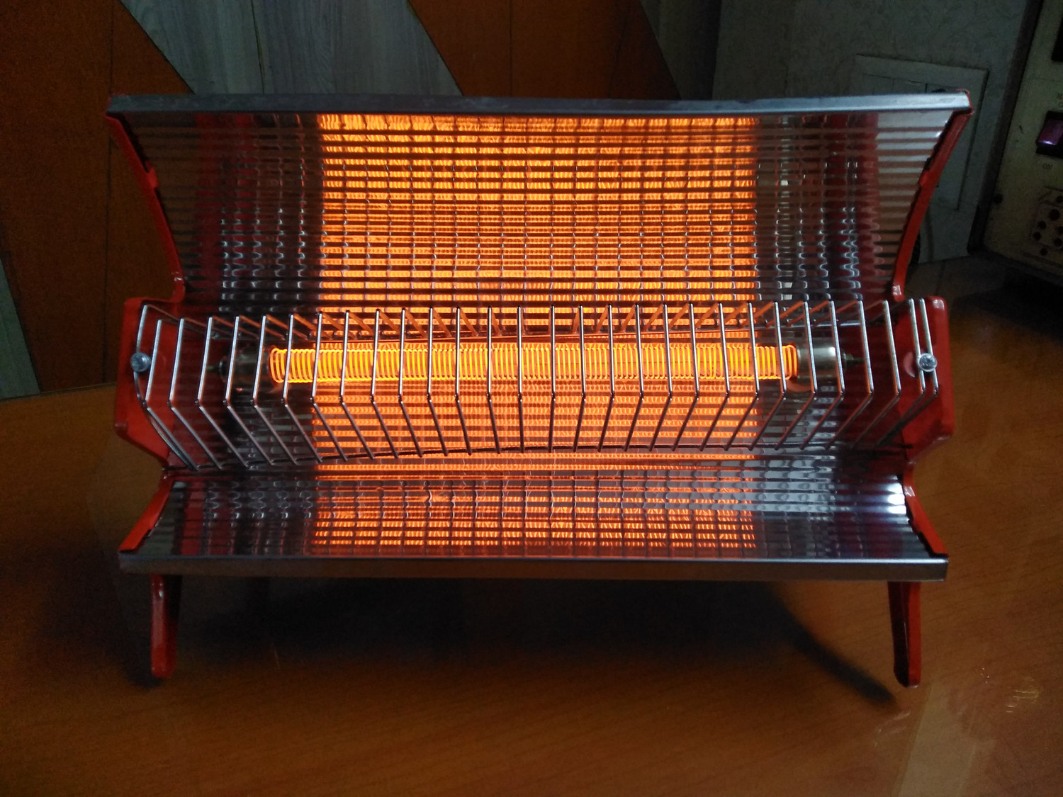 Image of Is Laurels PRIYA1000SR PRIYA1000SR Radiant Room Heater