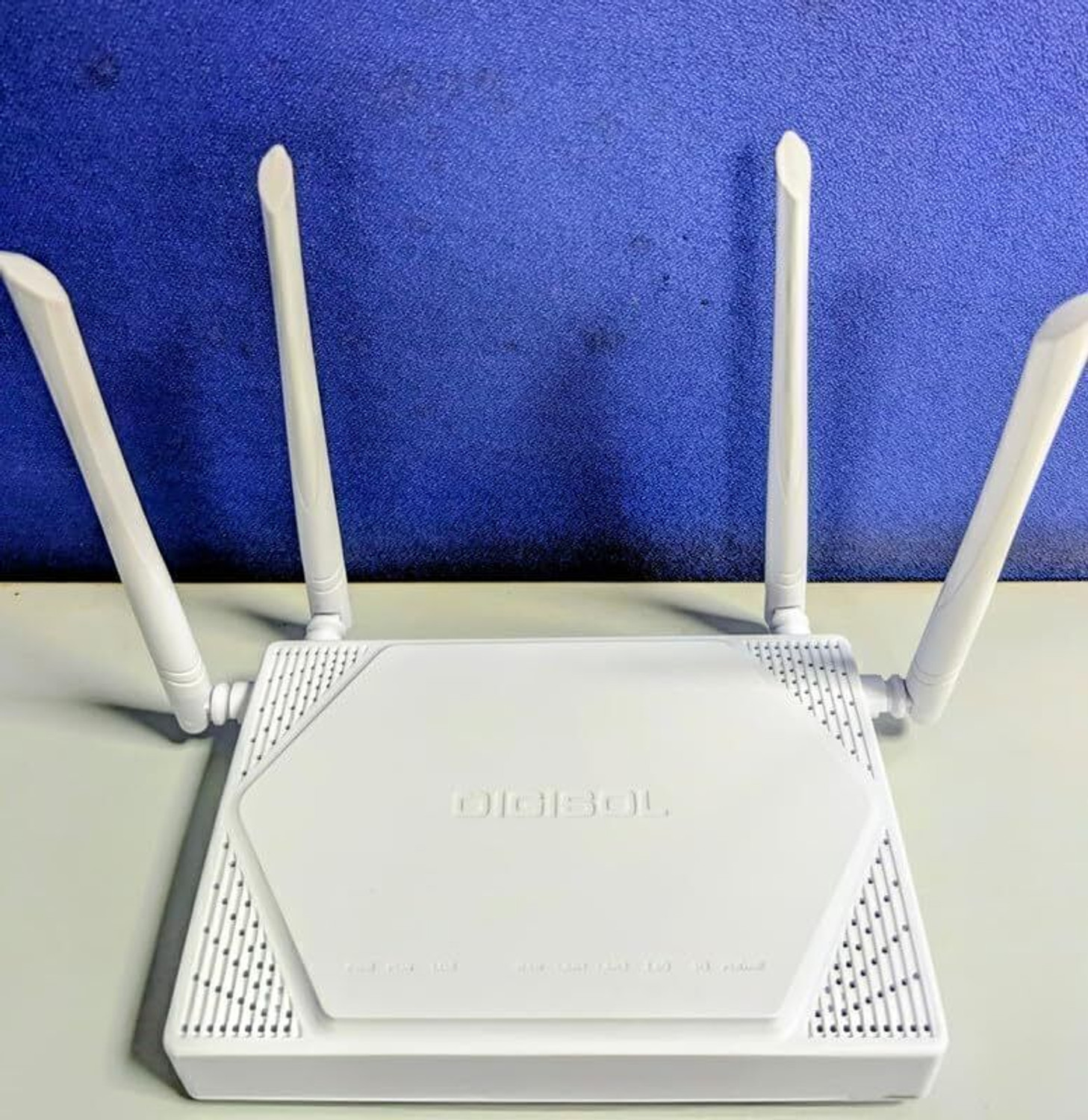 Image of DIGISOL DG-GR6821AC - FTTH XPON ONU 1200 Mbps Wi-Fi Router with 1 PON, 2 GE Port Gaming Router 2.1 GHz, 5 GHz 1200 Mbps Wifi Speed Dual Band External Antenna ADSL (Telephone), Access Point Mode, Both (Ethernet and ADSL), Ethernet (Cable Broadband), VDSL