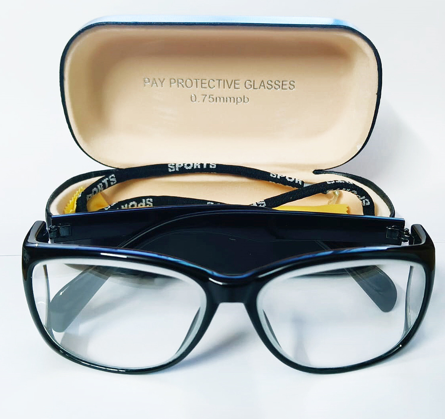 Image of LABSOUL Lead Goggles for X Ray Radiation Protection (Lead Equivalency 0.75 mm Clear Lens ( PACK OF 1 ) Laboratory Safety Goggle