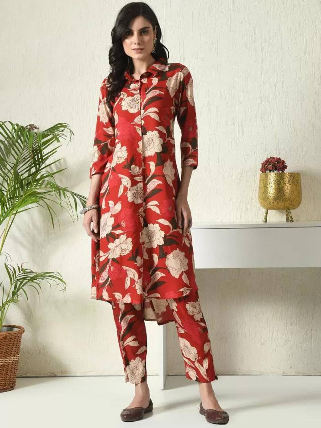 ANNU PARIDHAN Women Floral Print Viscose Rayon Straight Kurta (Re