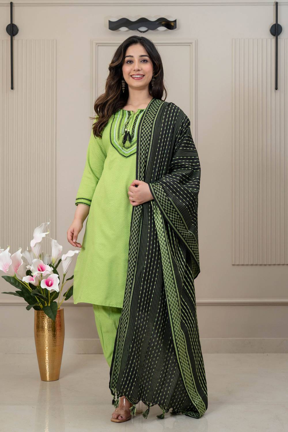 BuraakTexmart Self Design Kurta, Salwar & Dupatta Set