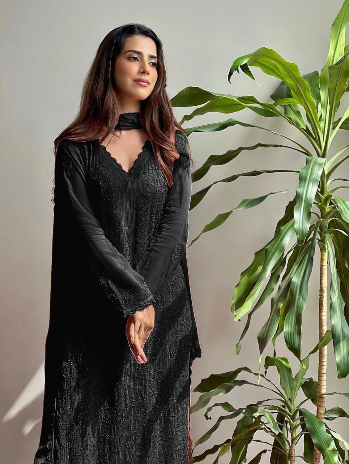Image of GANESHAYKURTI Women Kurti Palazzo Dupatta Set