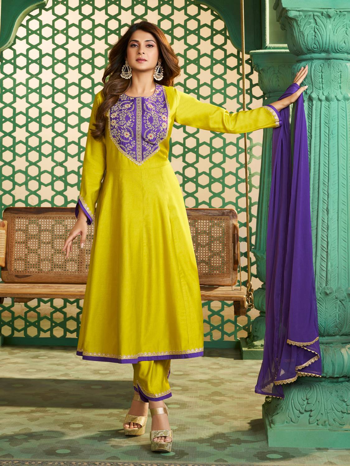 Bhama COUTURE Solid Kurta, Trouser/Pant & Dupatta Set