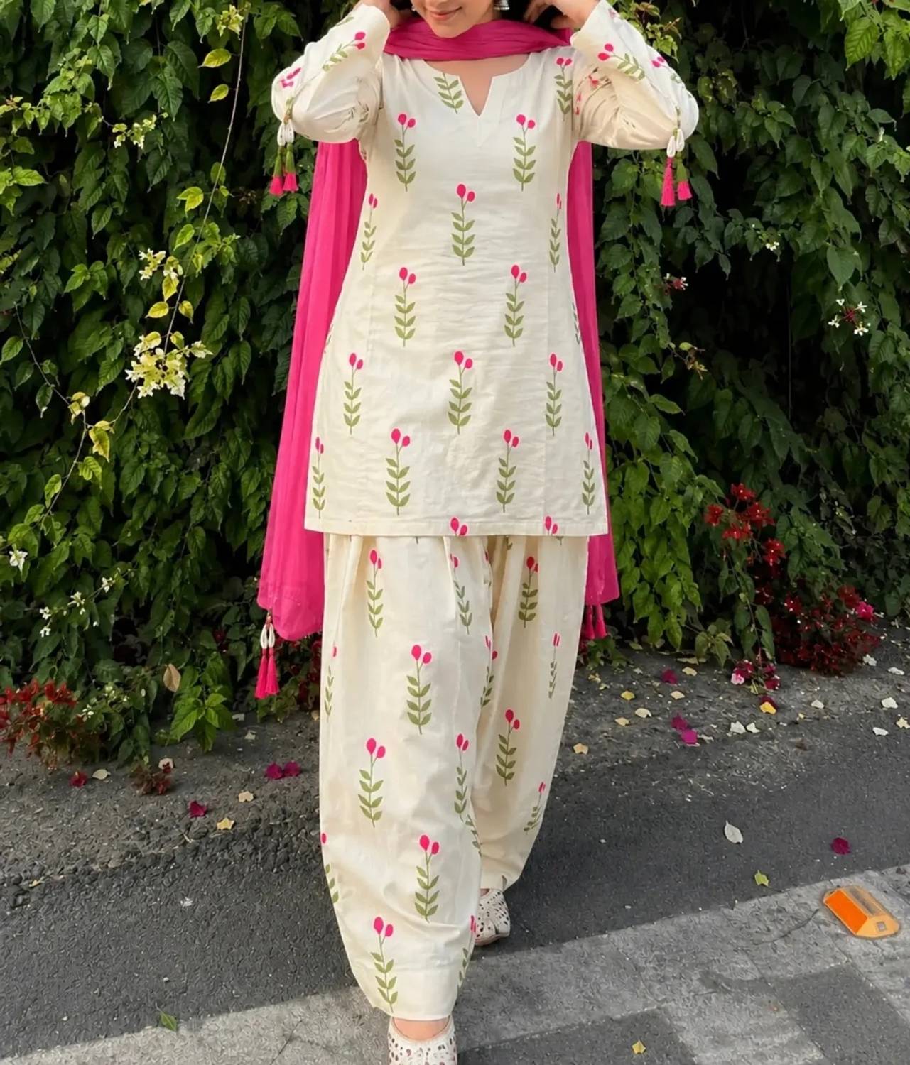 Reelove Floral Print Kurta Set - Image 2