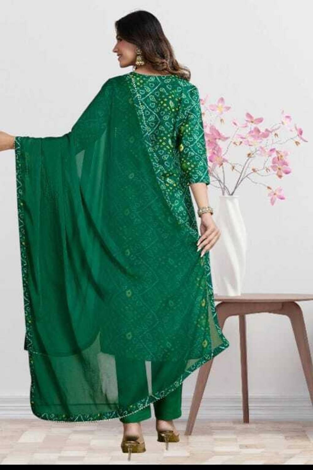 RAS RANI Embroidered Kurta Set - Image 2