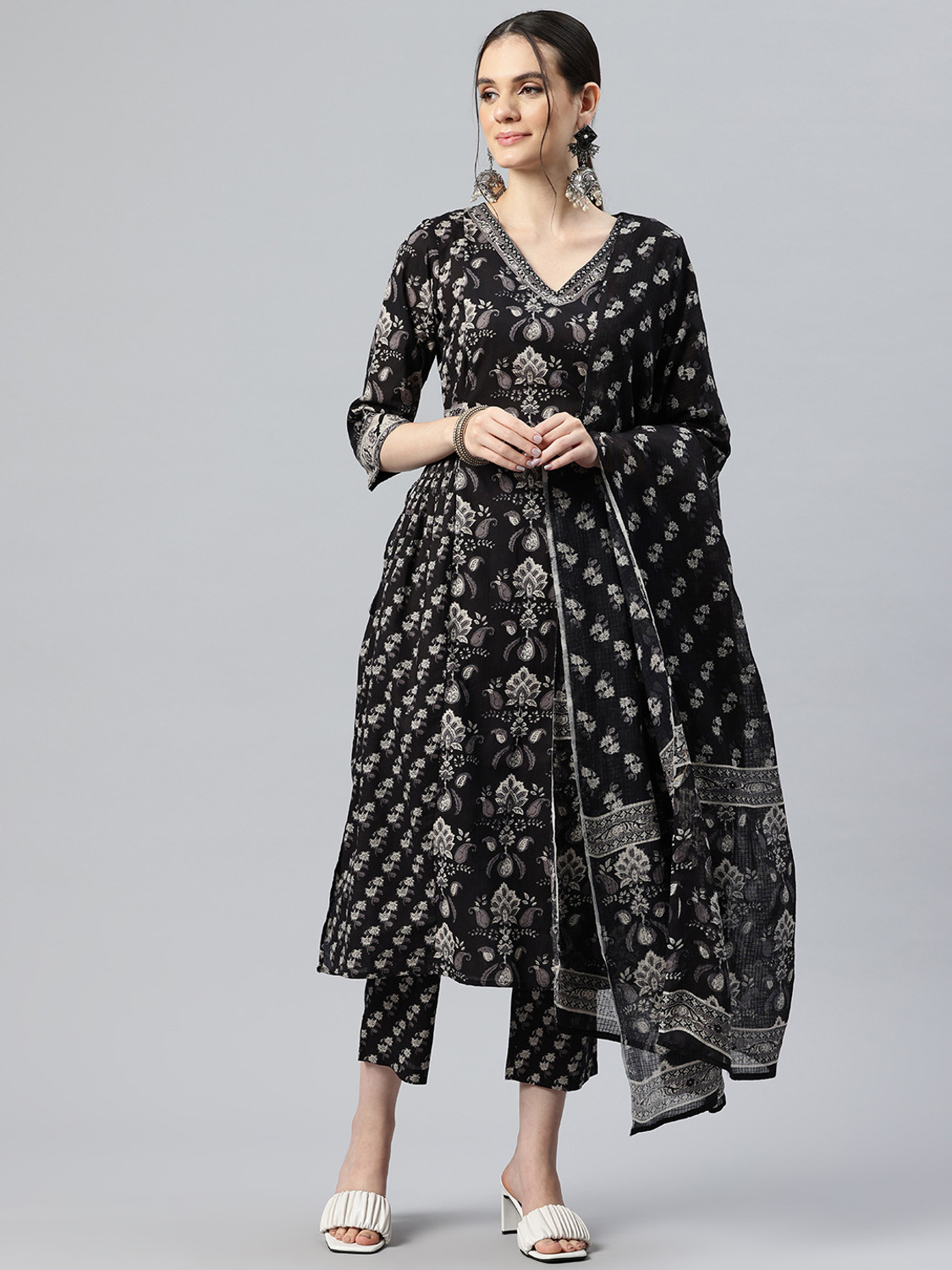 Image of Yuri's Printed Kurta, Trouser /Pant & Dupatta Set
