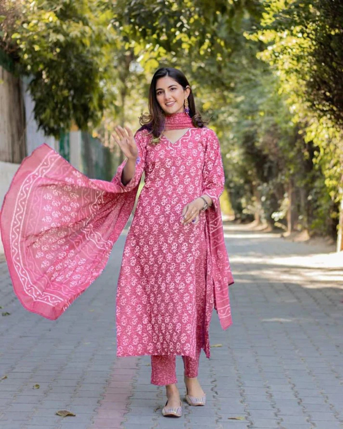 Image of NEW STYLISH Floral Print Kurta, Trouser /Pant & Dupatta Set