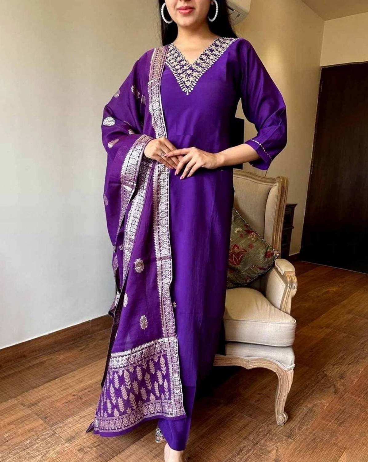 AALO FASHIONS Embroidered Kurta, Churidar & Dupatta Set