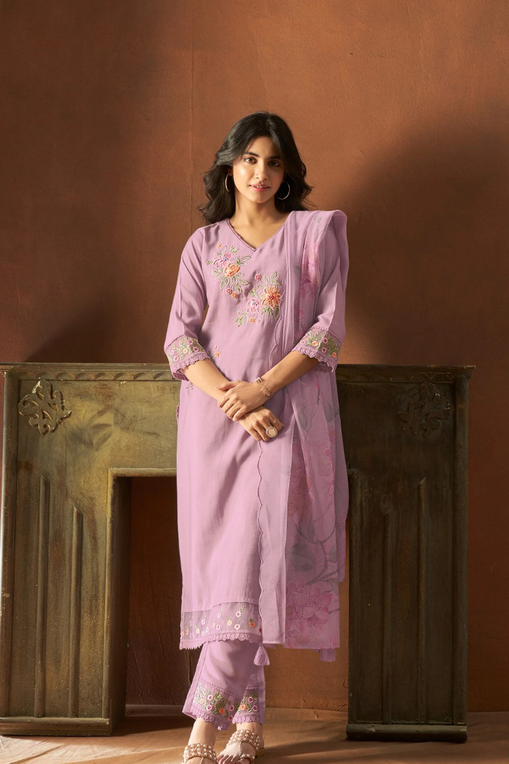 Image of Sahjanand Women Kurta Pant Dupatta Set