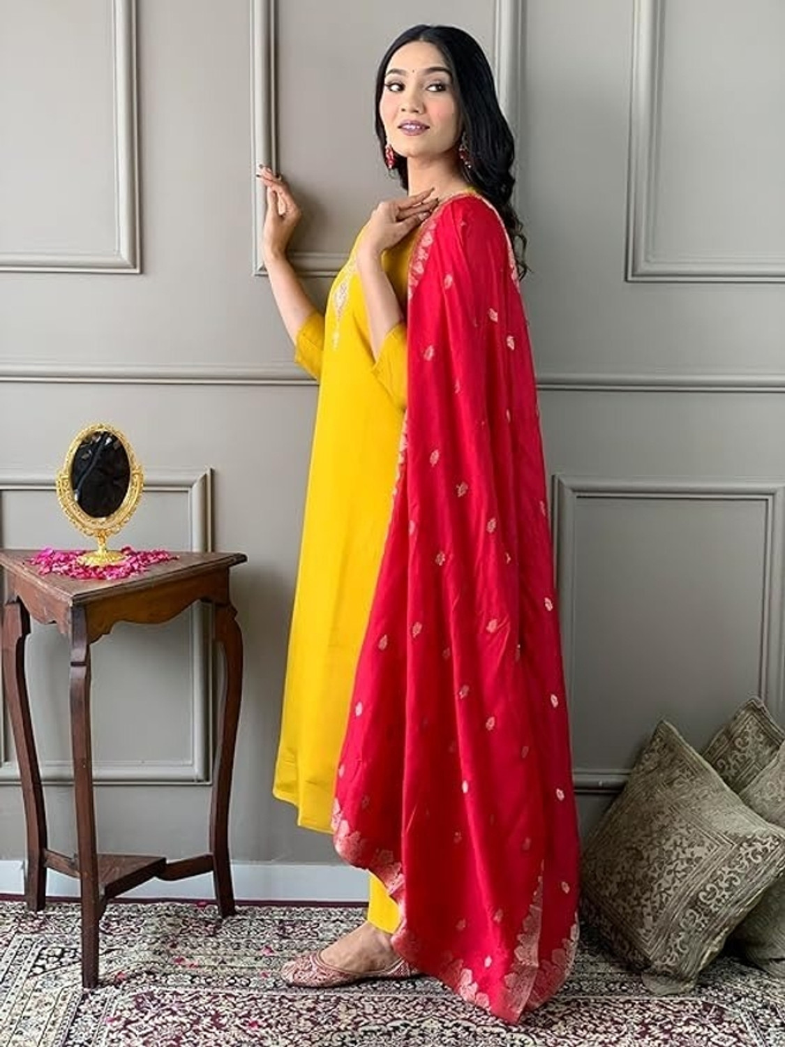 Image of Vobbler Women Kurti Pant Dupatta Set
