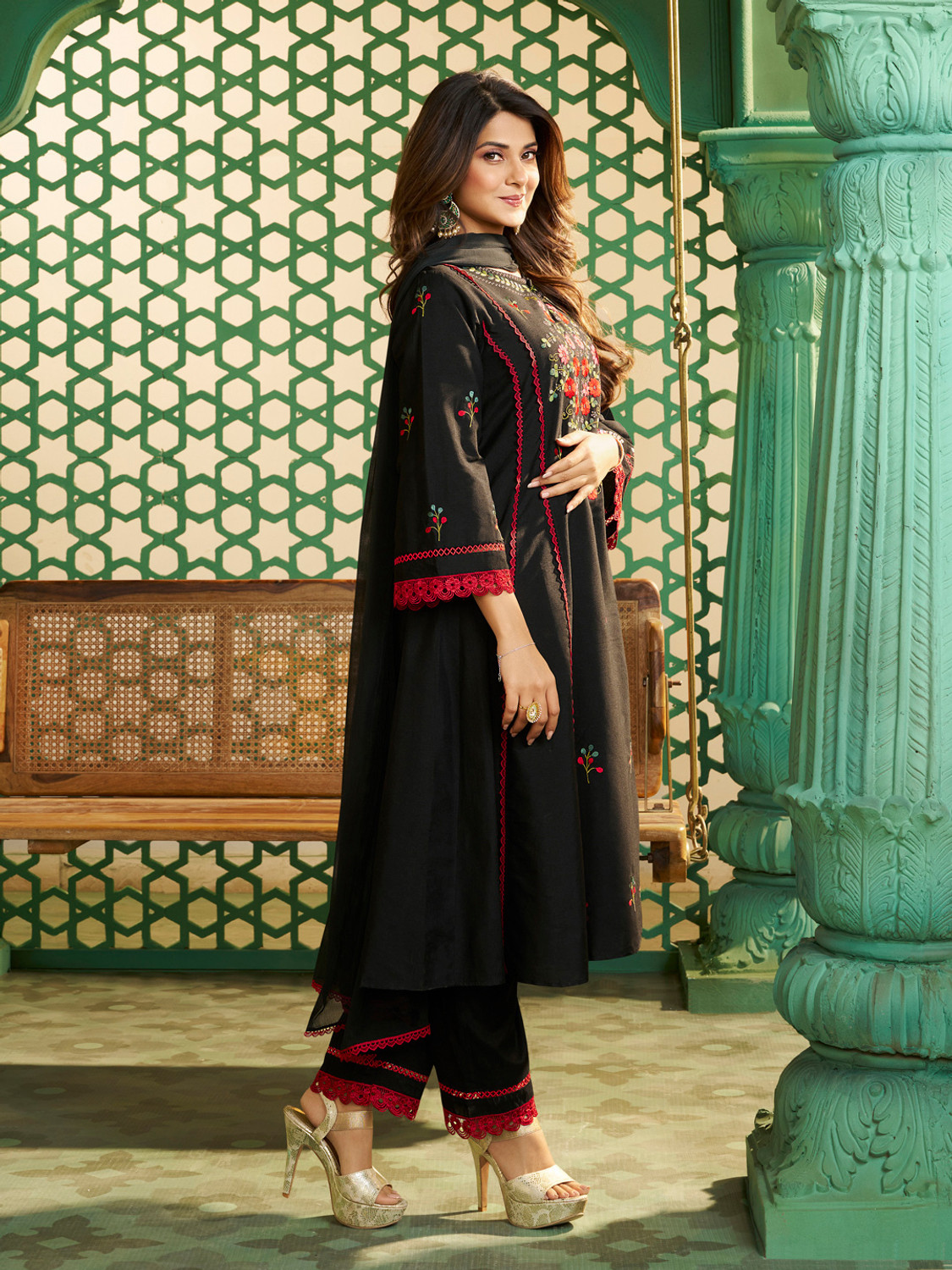 Image of Bhama COUTURE Embroidered Kurta, Trouser /Pant & Dupatta Set
