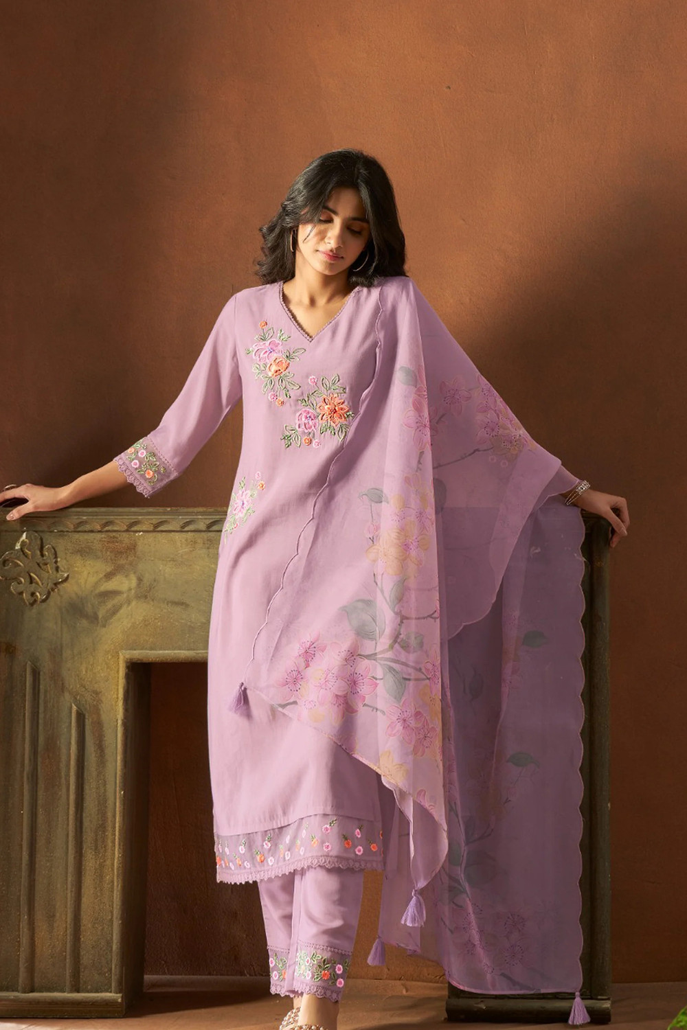 Image of Sahjanand Women Kurta Pant Dupatta Set