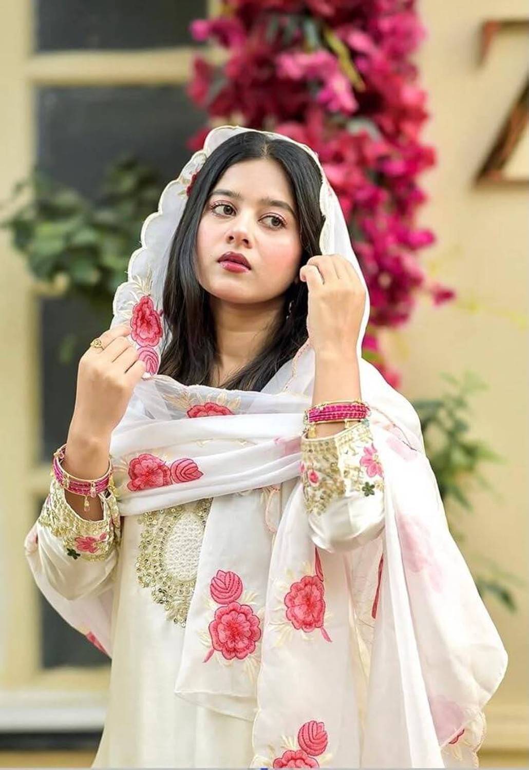 LIBRISH Embroidered Kurta, Trouser & Dupatta Set - Image 4