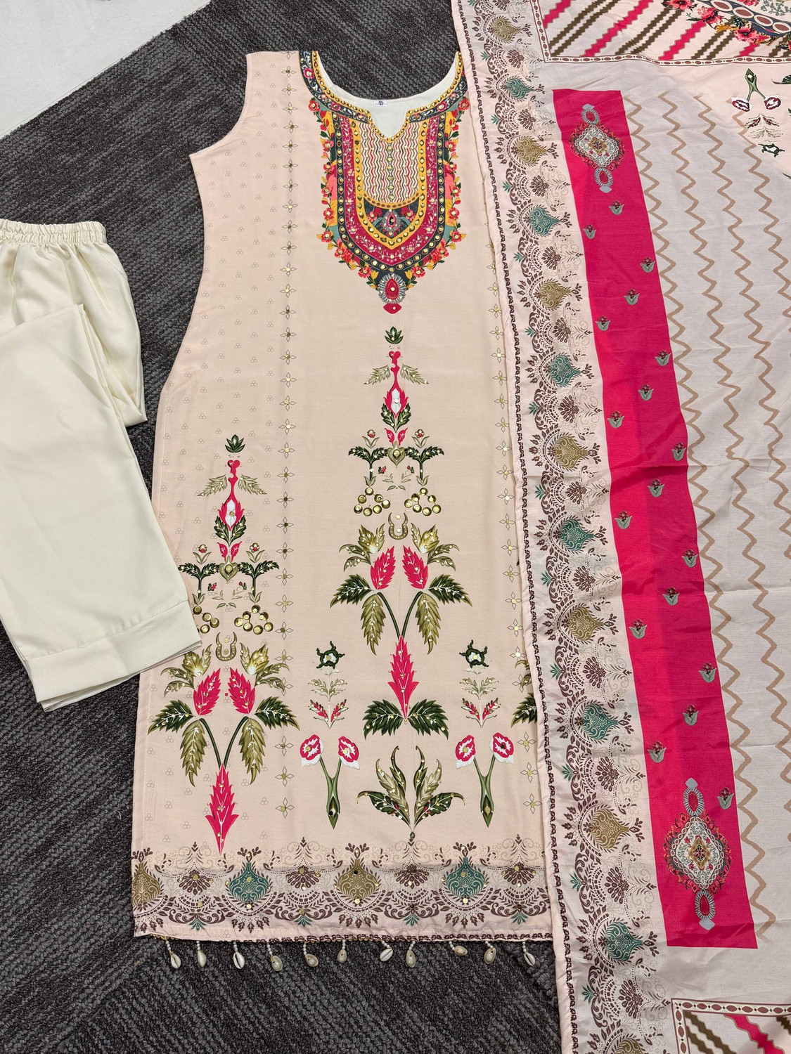 Image of aadiethnic Printed Kurta, Trouser /Pant & Dupatta Set