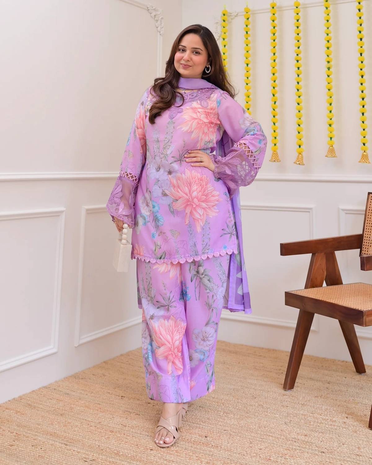 Shraddha Fashion Embroidered Floral Kurta Set - Image 1