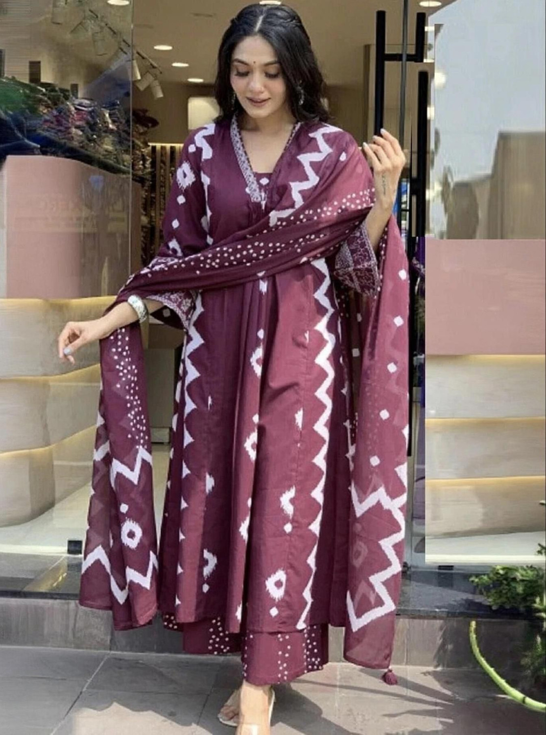 Image of Jalatofive Floral Print Kurta, Palazzo & Dupatta Set