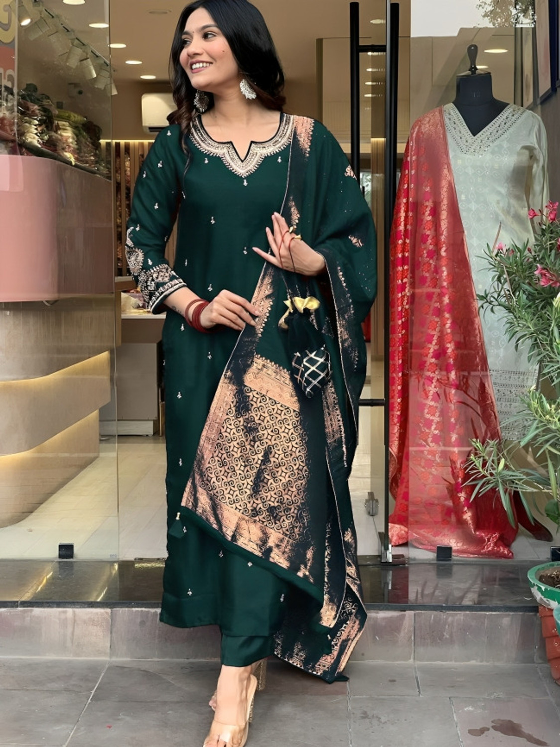 Image of Ervasa Women Kurta Pant Dupatta Set