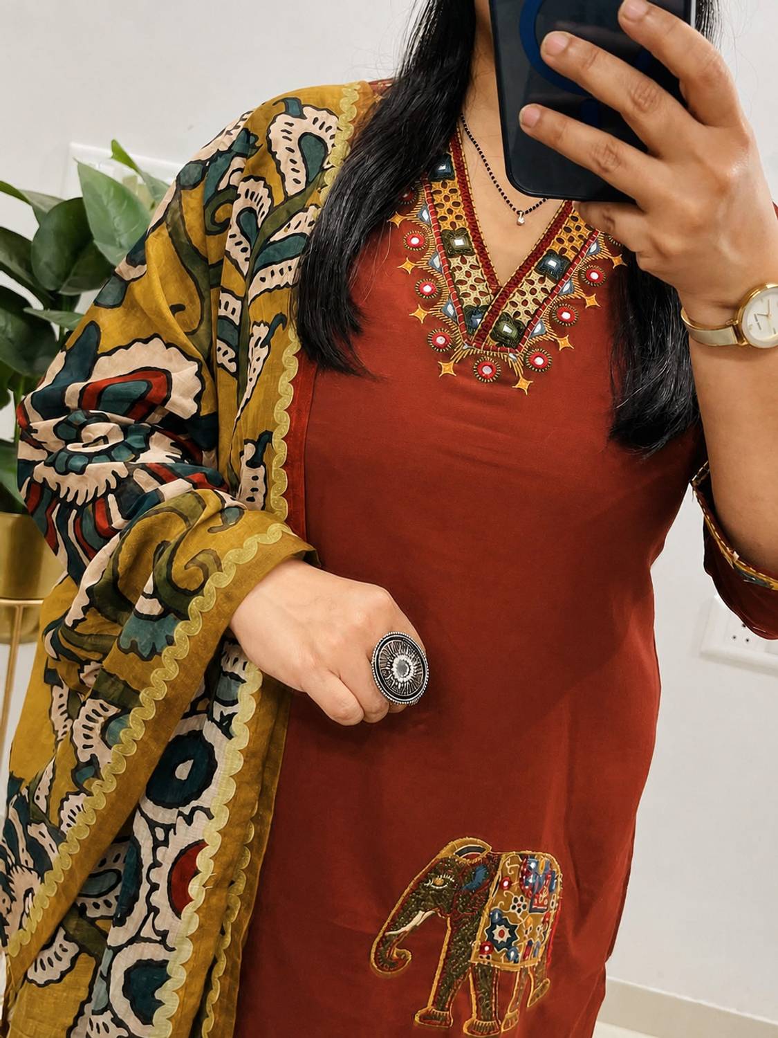 PILUDI Printed Kurta, Trouser & Dupatta Set - Image 3