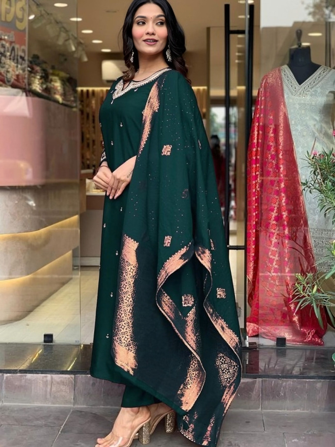 Image of Ervasa Women Kurta Pant Dupatta Set