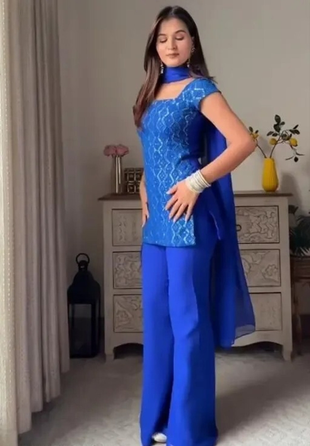Image of Creeper Women Kurti Pant Dupatta Set