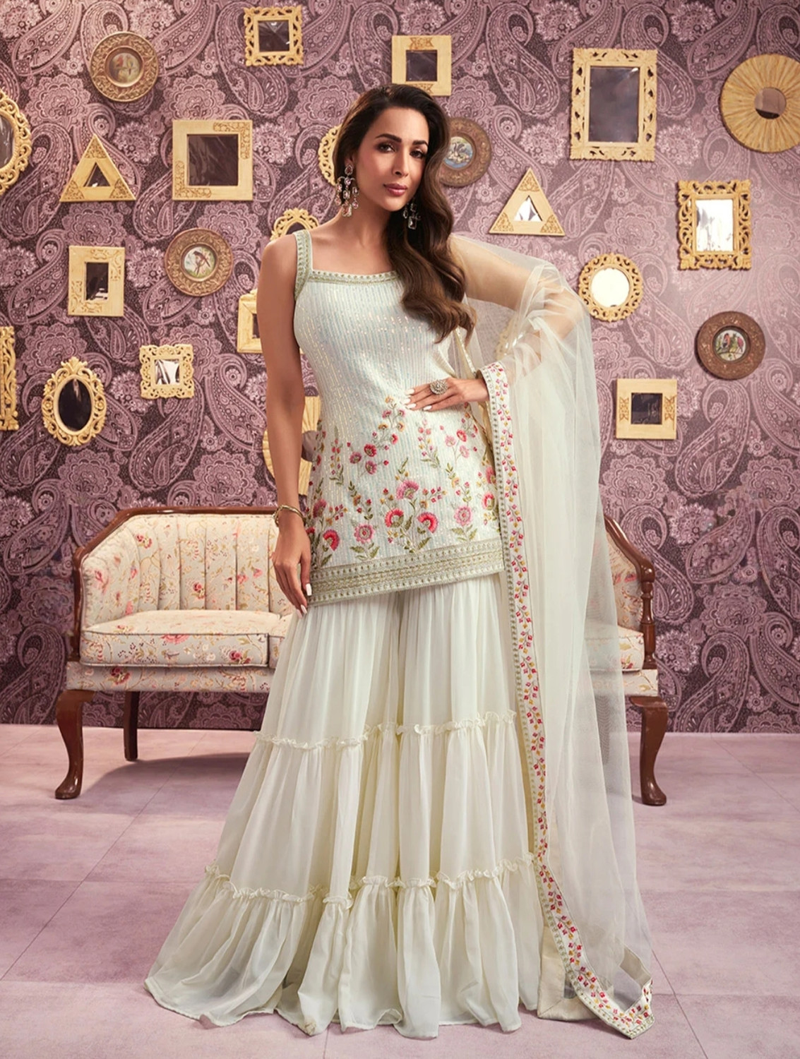 VASTRALOOK Embroidered Kurta, Sharara & Dupatta Set