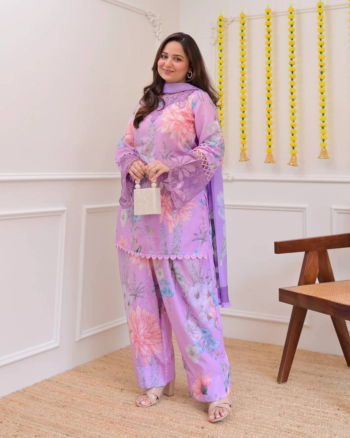 Shraddha Fashion Embroidered Floral Kurta Set - Image 5