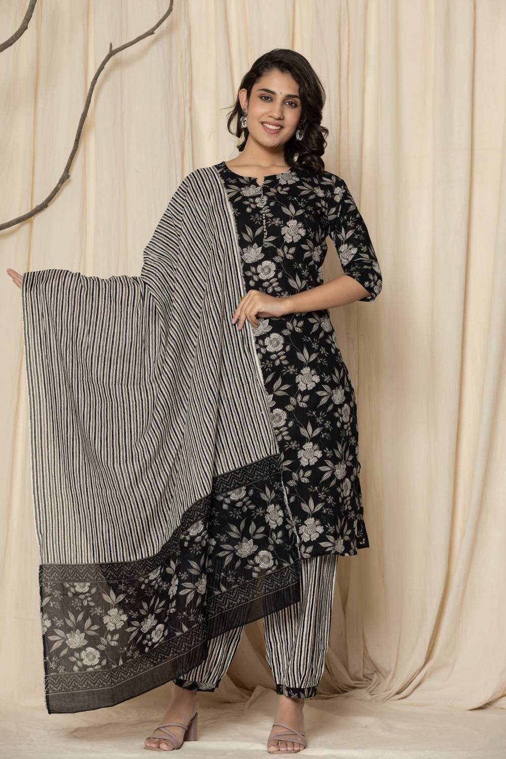 ALLEN WEAVE Printed Kurta, Trouser/Pant & Dupatta Set